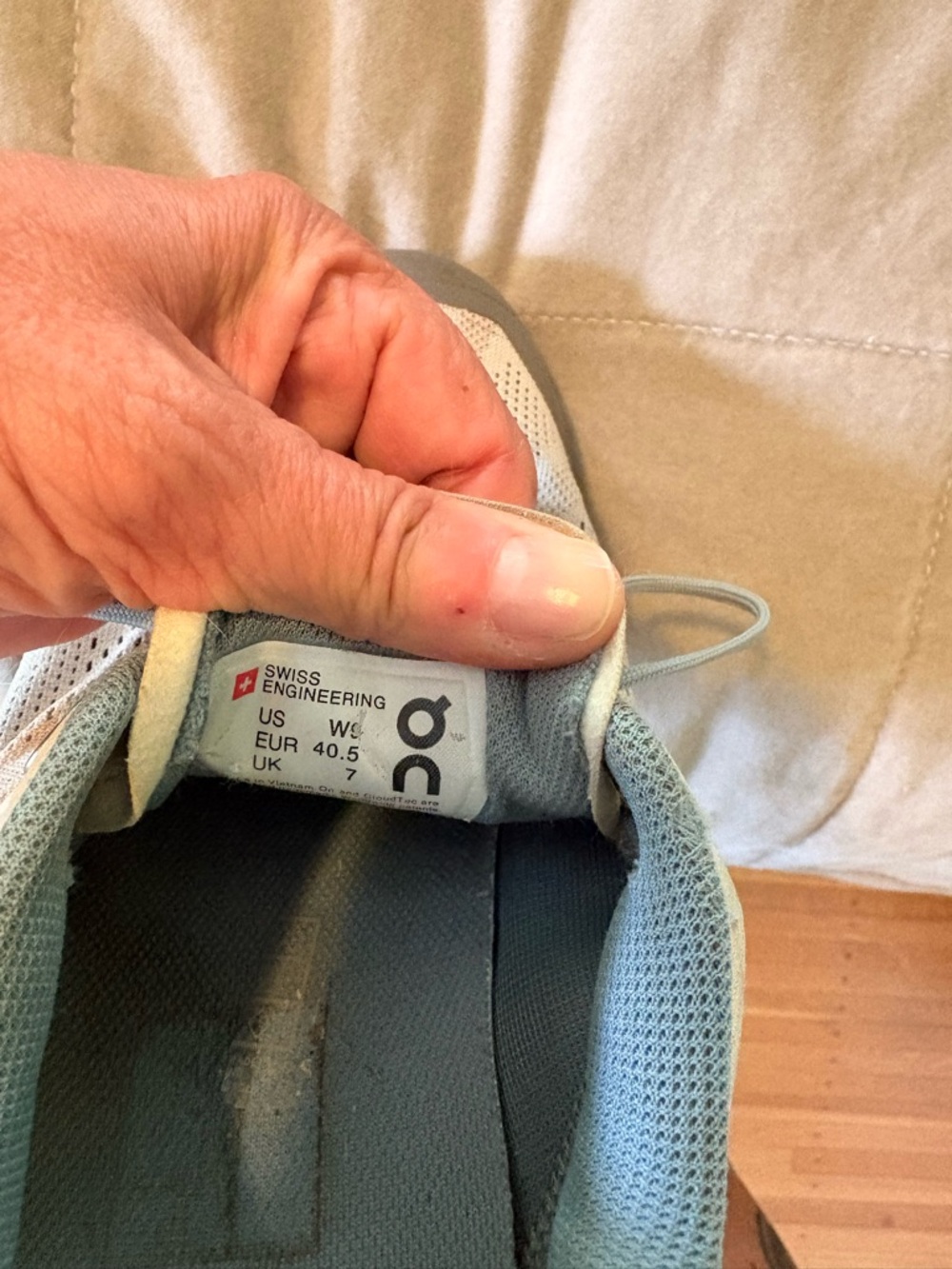 On Running women’s Trail Shoes 9 - Picture 5 of 5